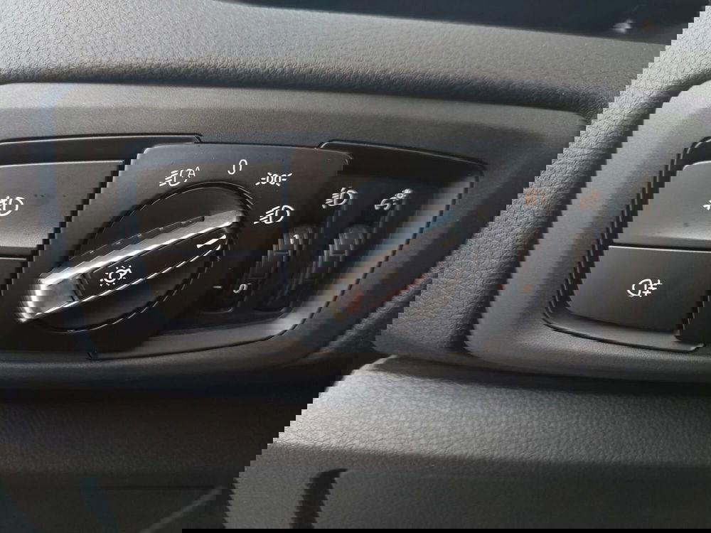 BMW Serie 2 Active Tourer usata a Bari (18)