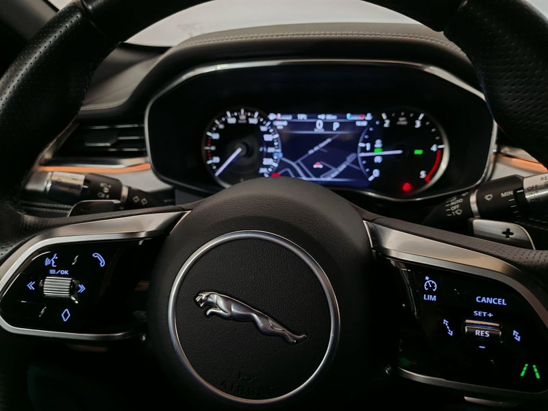 Jaguar F-Pace usata a Novara (10)