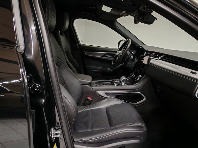 Jaguar F-Pace usata a Novara (3)