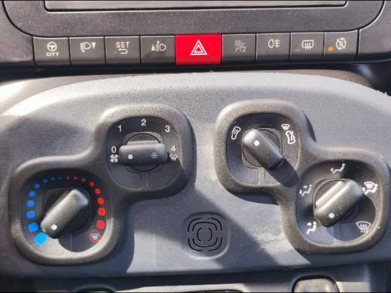 Fiat Panda Cross nuova a Roma (14)