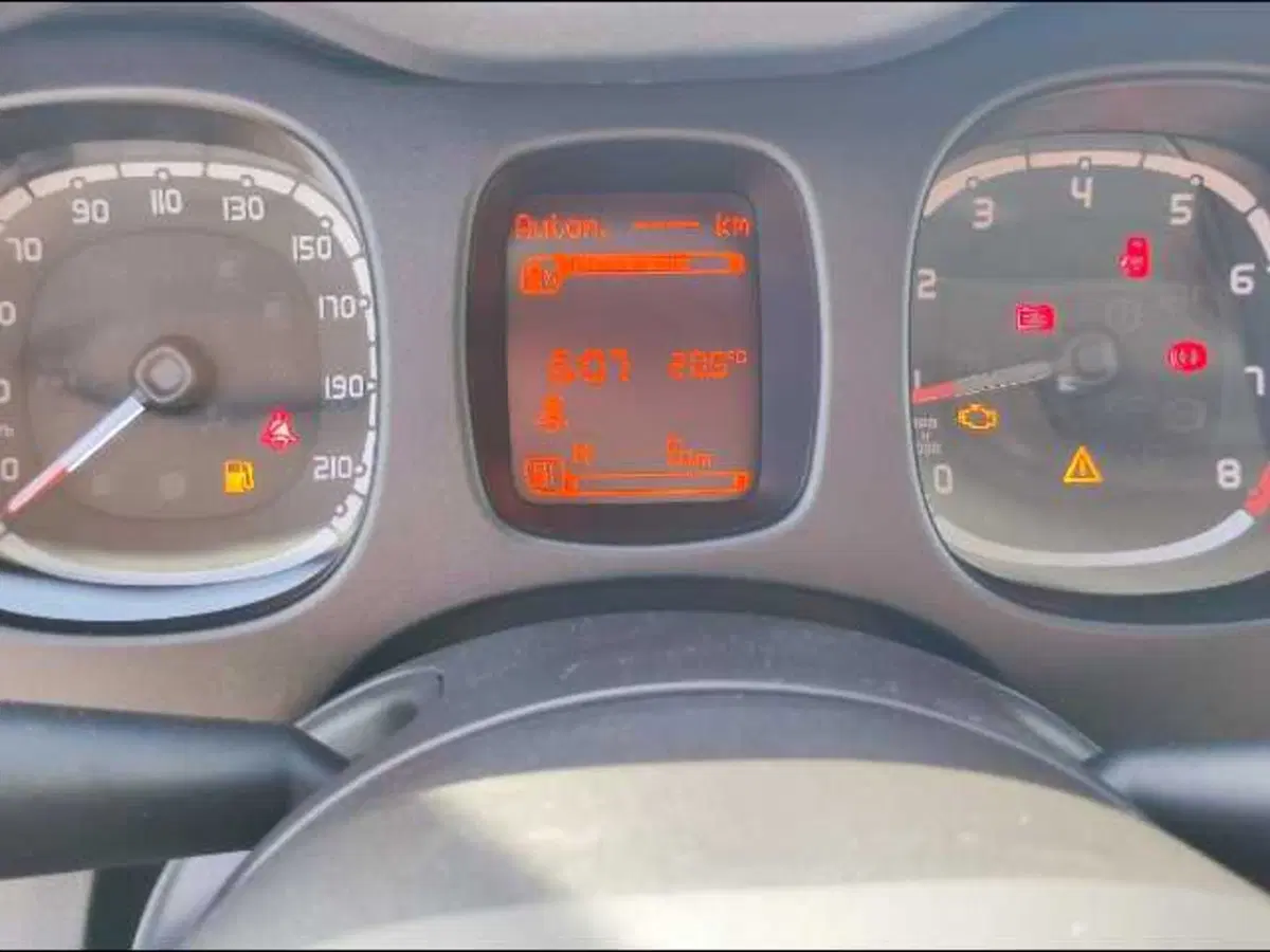 Fiat Panda Cross nuova a Roma (12)
