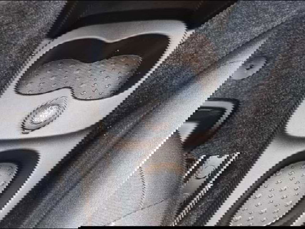 Fiat Panda Cross nuova a Roma (16)