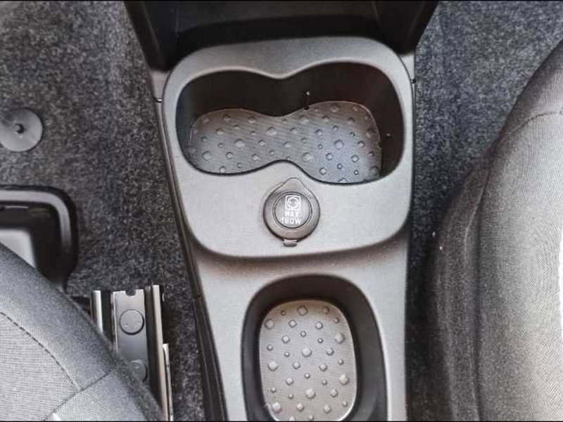 Fiat Panda Cross nuova a Roma (16)