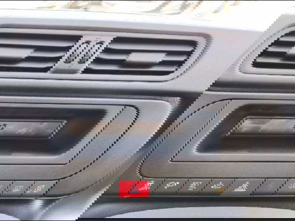 Fiat Panda Cross nuova a Roma (13)