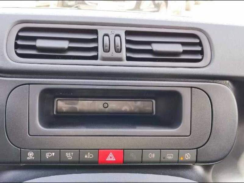 Fiat Panda Cross nuova a Roma (13)