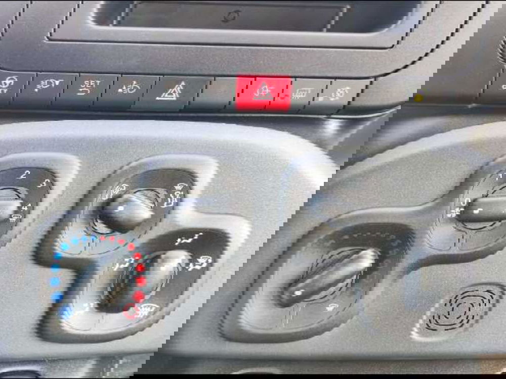 Fiat Panda Cross nuova a Roma (14)