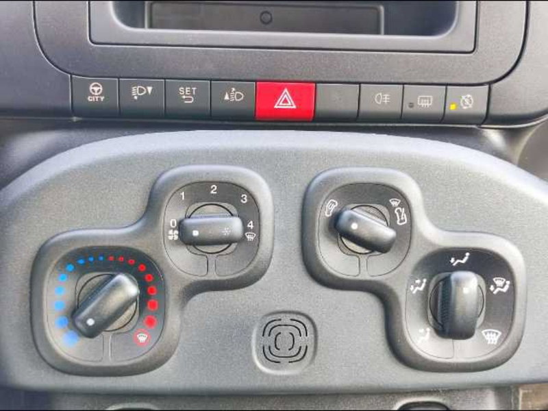 Fiat Panda Cross nuova a Roma (14)