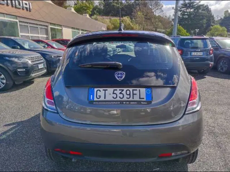 Lancia Ypsilon nuova a Roma (6)