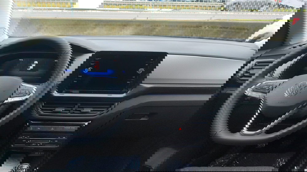 Volkswagen T-Cross nuova a Lecco (10)