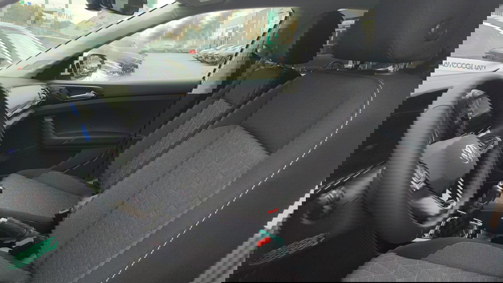 Volkswagen T-Cross nuova a Lecco (11)