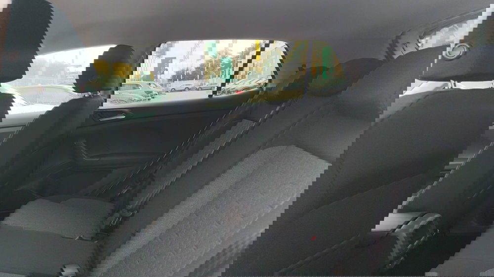 Volkswagen T-Cross nuova a Lecco (12)