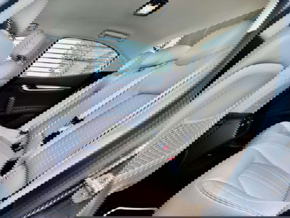 Maserati Ghibli usata a Torino (13)