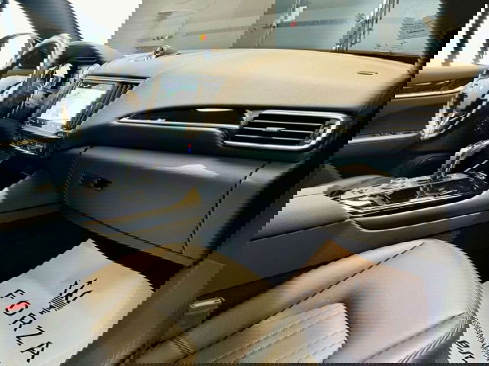 Maserati Levante usata a Torino (13)