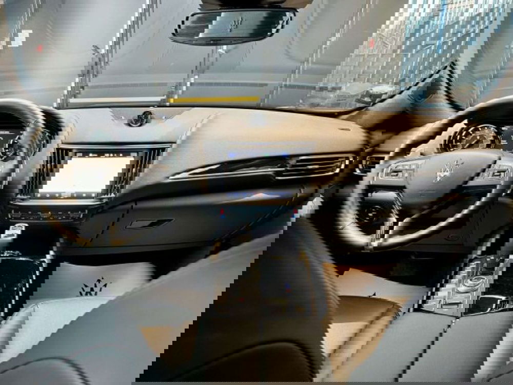 Maserati Levante usata a Torino (15)