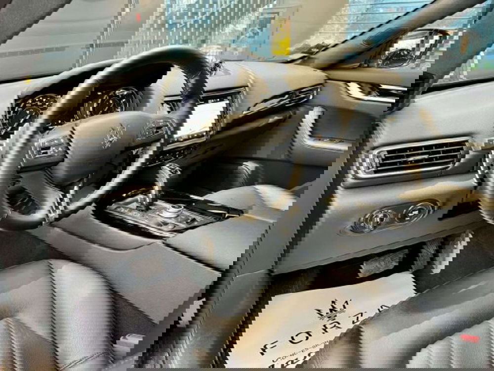 Maserati Levante usata a Torino (9)