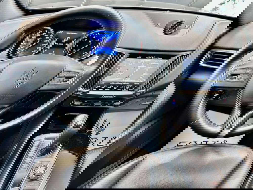 Maserati Levante usata a Torino (14)