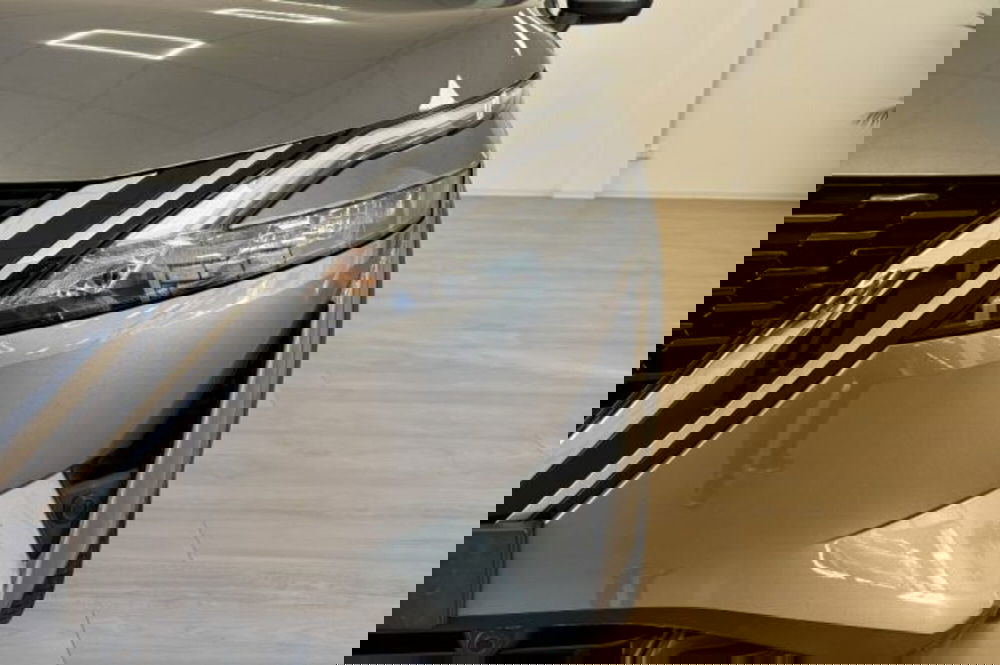 Nissan Qashqai usata a Latina (11)