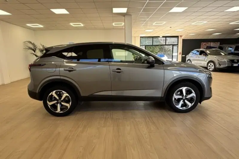 Nissan Qashqai usata a Latina (4)