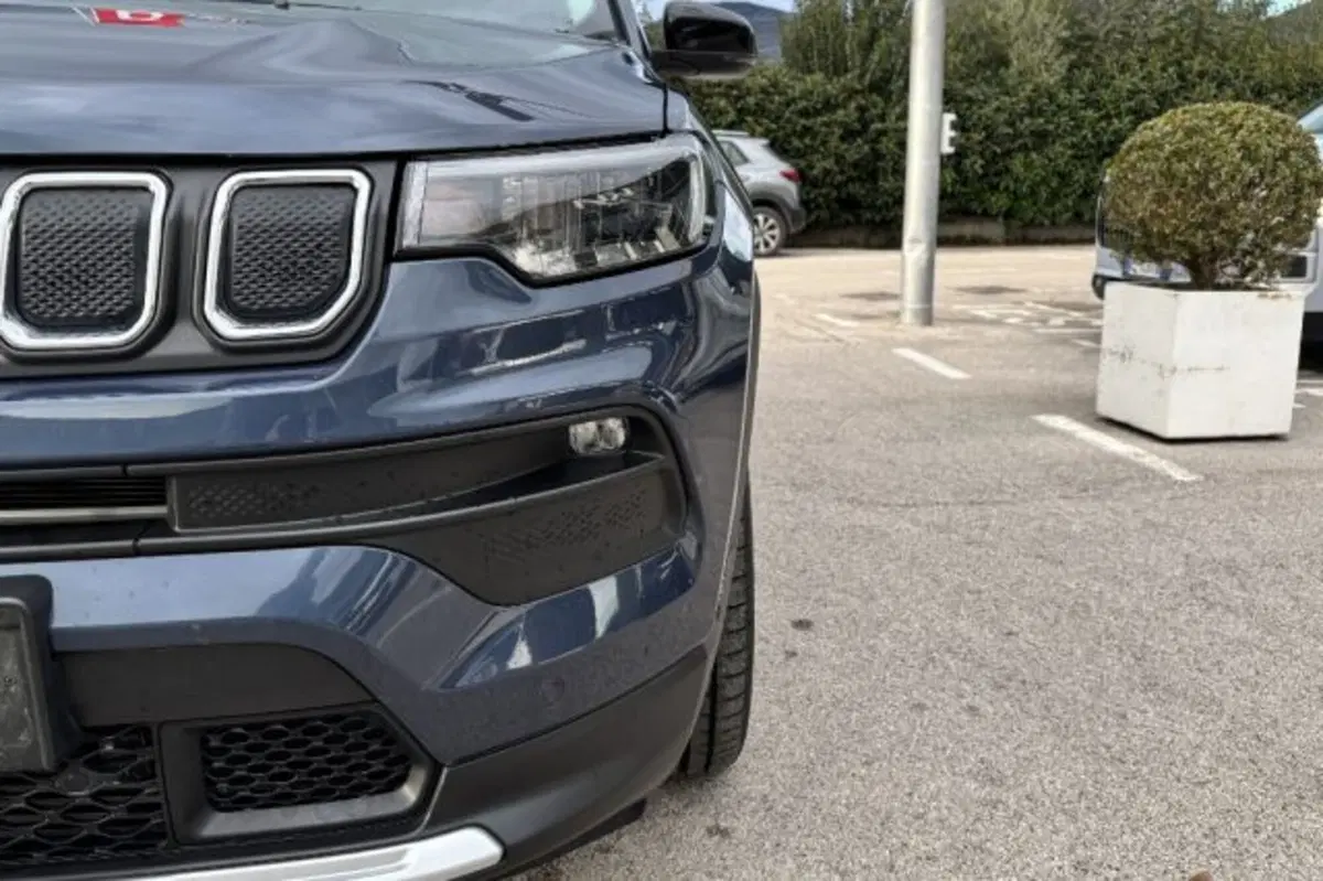 Jeep Compass usata a Latina (11)