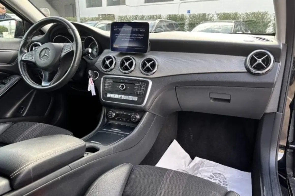 Mercedes-Benz GLA SUV usata a Latina (6)