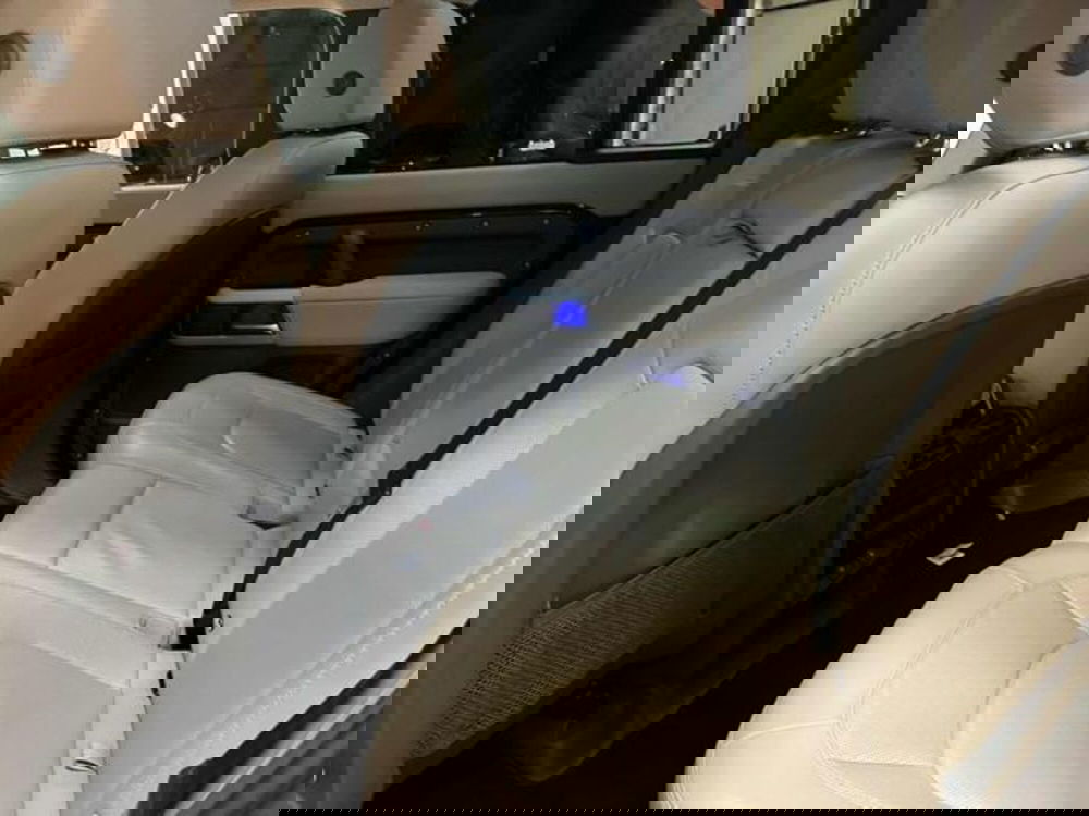 Land Rover Defender usata a Lucca (8)