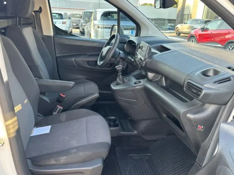 Toyota Proace City usata a Lucca (14)