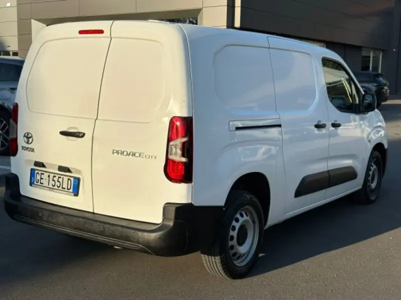 Toyota Proace City usata a Lucca (5)