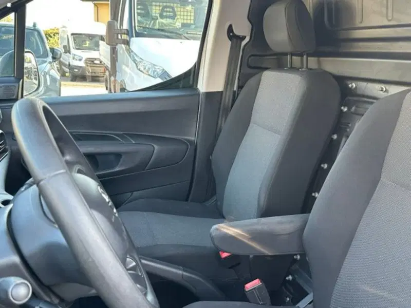 Toyota Proace City usata a Lucca (8)