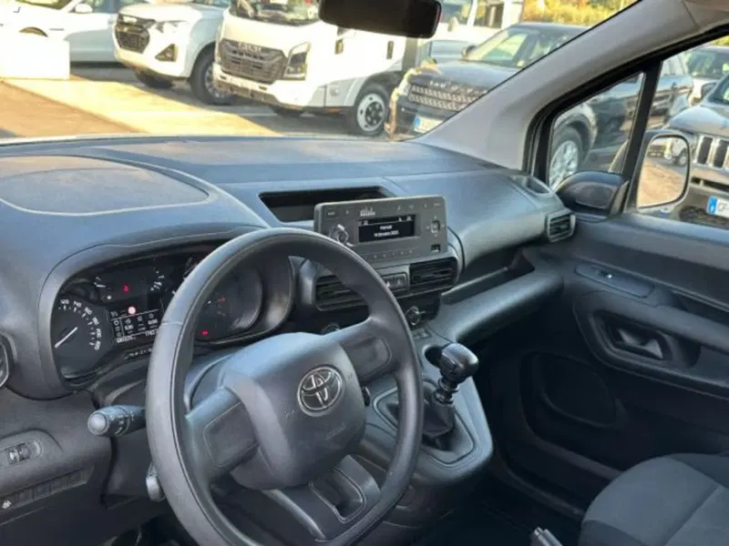 Toyota Proace City usata a Lucca (9)