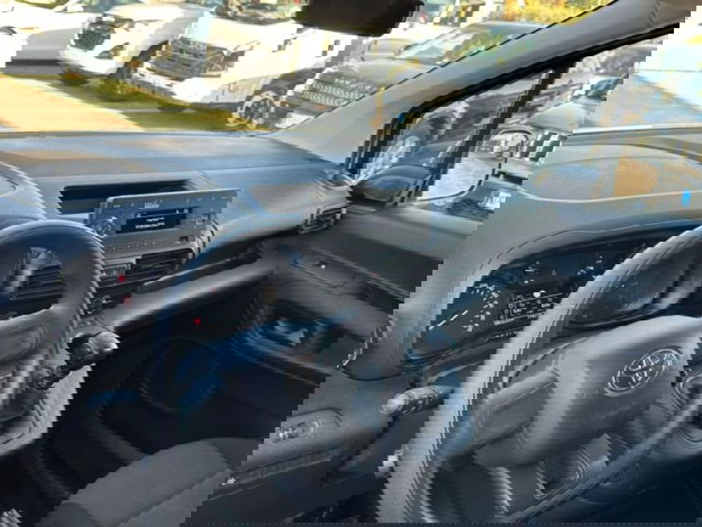 Toyota Proace City usata a Lucca (9)