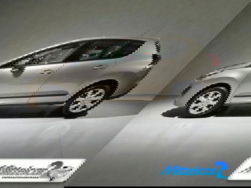 Peugeot 3008 usata a Udine (9)