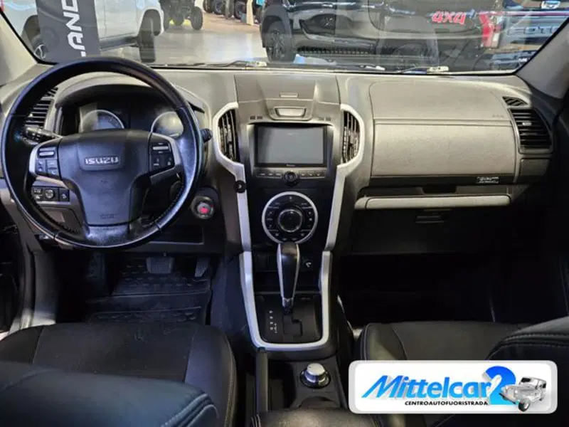 Isuzu D-Max Pick-up usata a Udine (11)