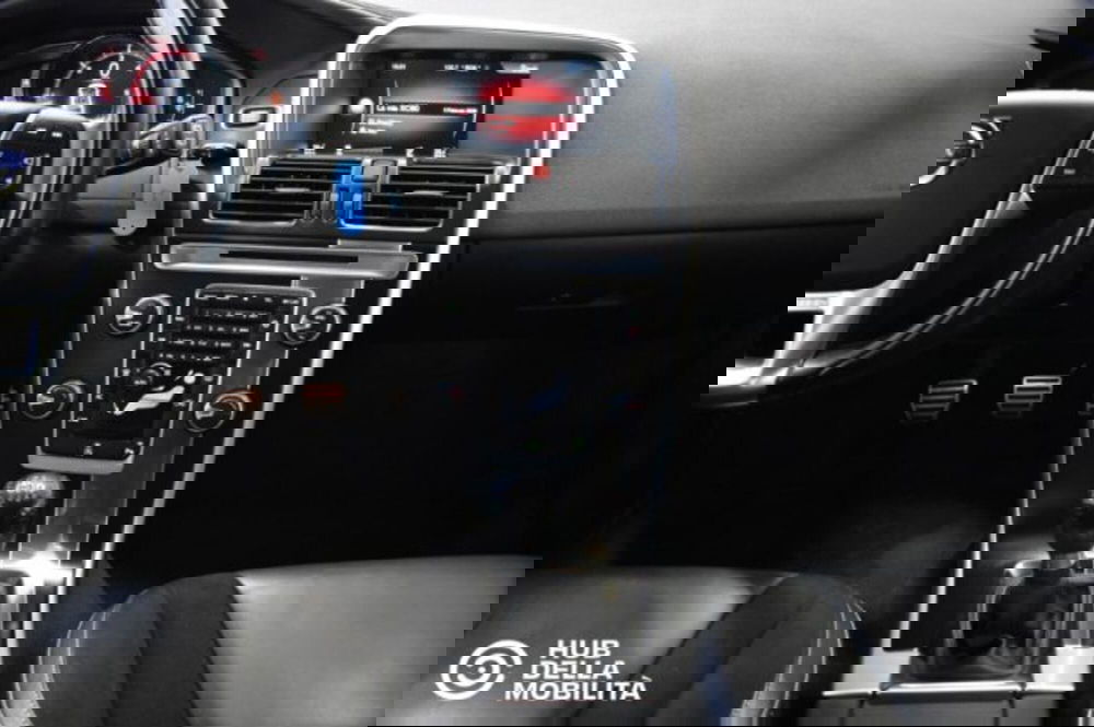 Volvo XC60 usata a Perugia (11)