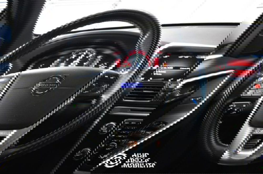 Volvo XC60 usata a Perugia (9)