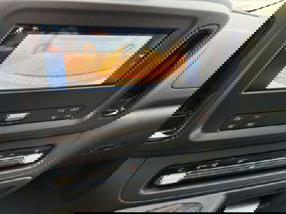 Mercedes-Benz Vito nuova a Bergamo (12)