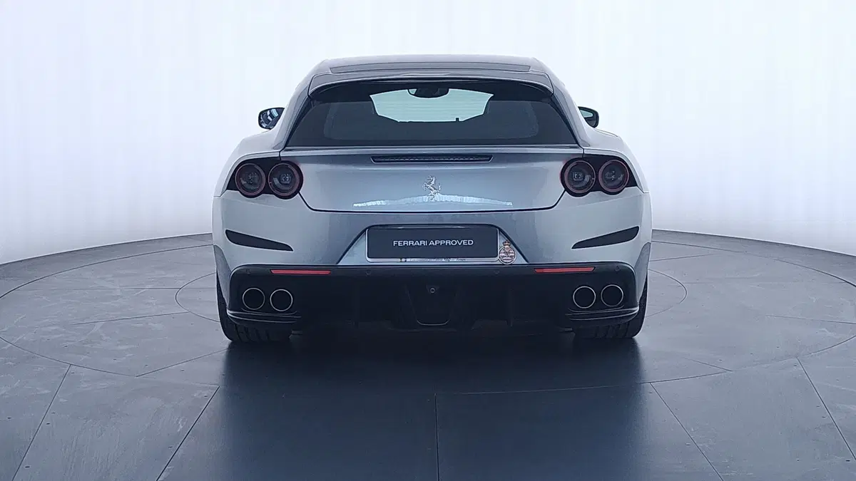 Ferrari GTC4Lusso Coupé usata a Perugia (6)
