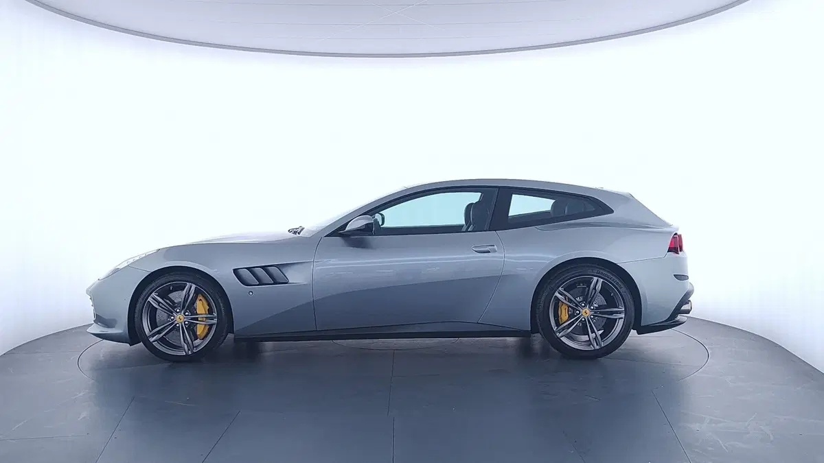 Ferrari GTC4Lusso Coupé usata a Perugia (8)