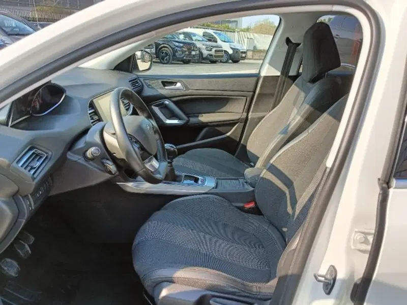 Peugeot 308 SW usata a Brescia (8)