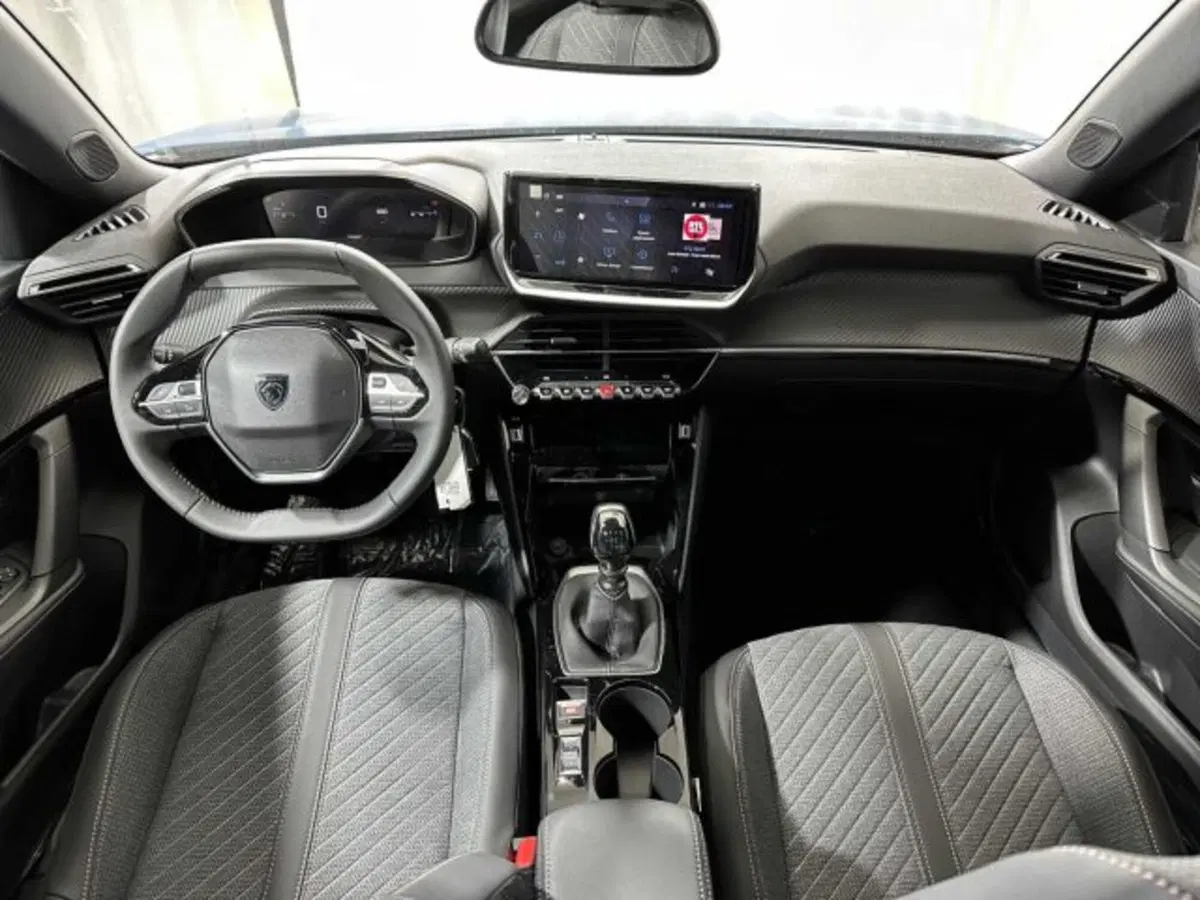 Peugeot 2008 nuova a Sondrio (12)