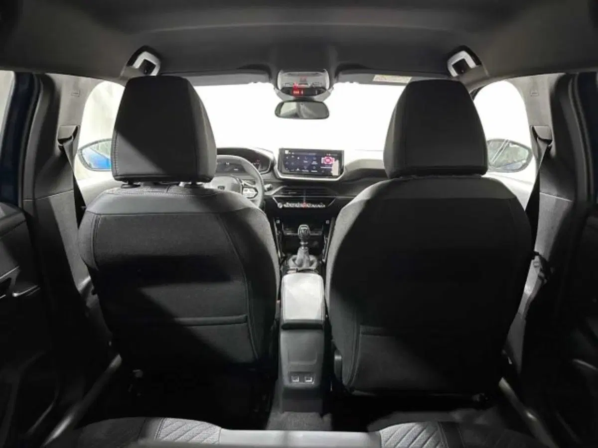 Peugeot 2008 nuova a Sondrio (16)