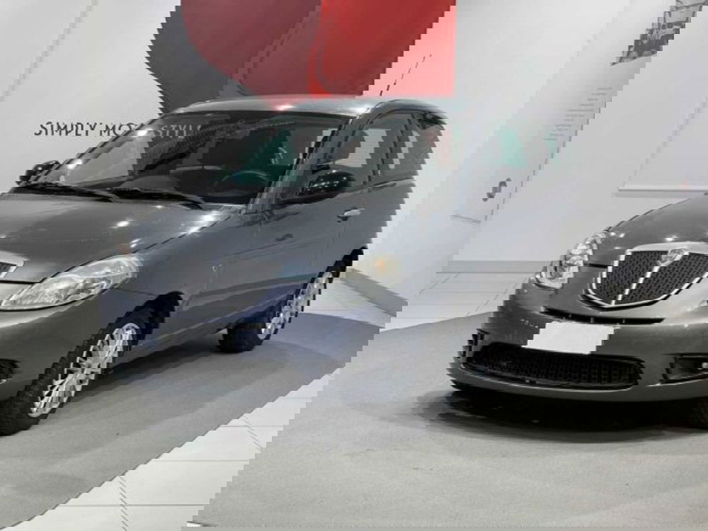 Lancia Ypsilon usata a Sondrio