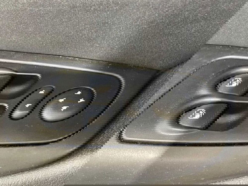 Lancia Ypsilon usata a Sondrio (19)