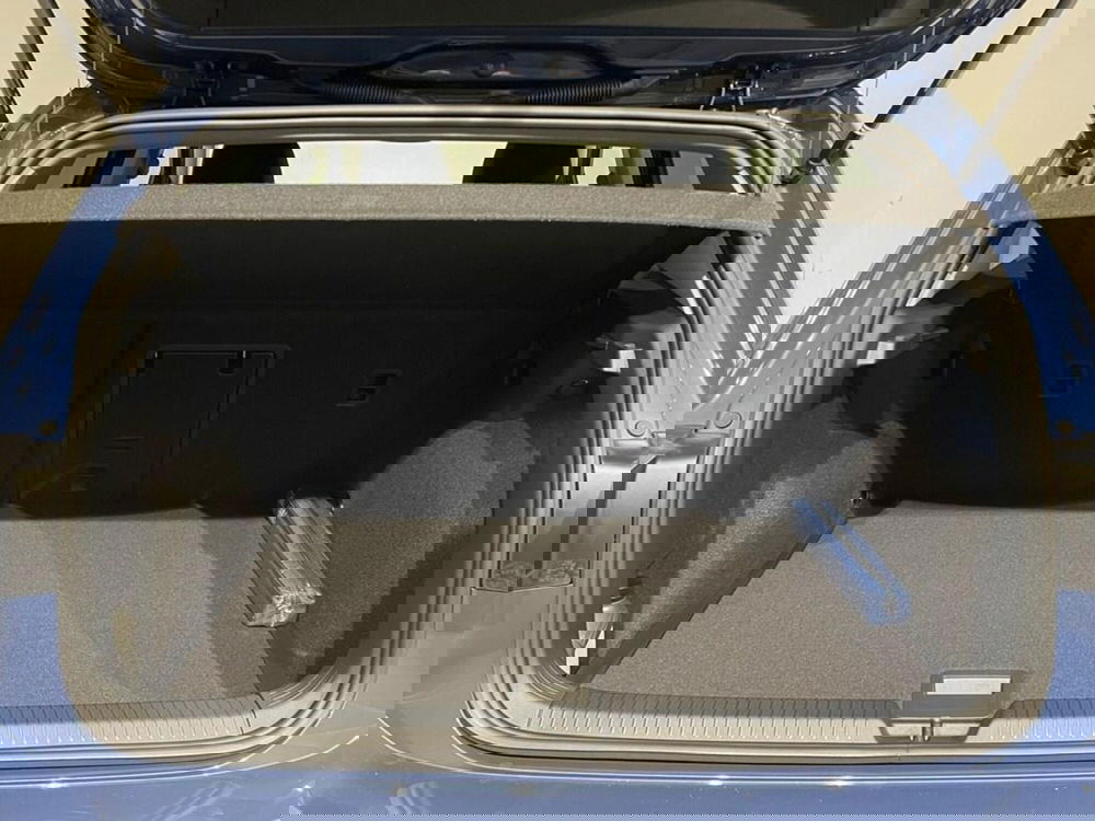 Volkswagen Golf nuova a Ravenna (11)