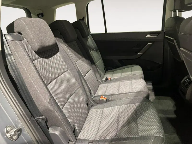 Volkswagen Touran nuova a Ravenna (10)