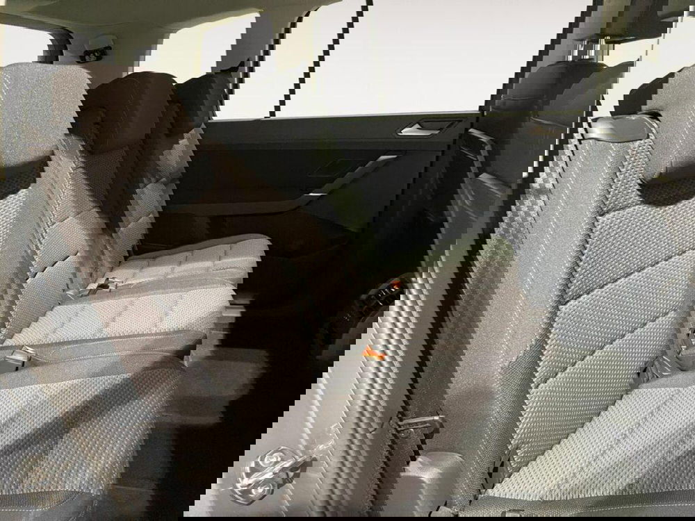 Volkswagen Touran nuova a Ravenna (10)