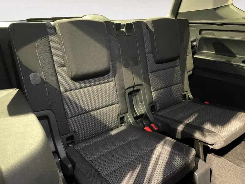 Volkswagen Touran nuova a Ravenna (11)