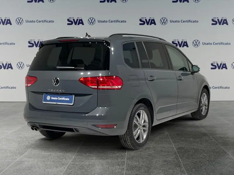 Volkswagen Touran nuova a Ravenna (2)