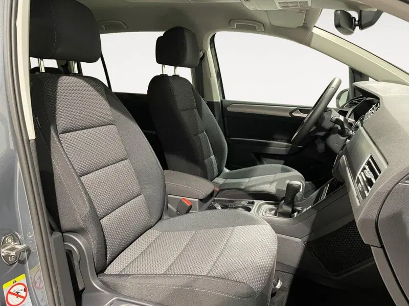 Volkswagen Touran nuova a Ravenna (9)