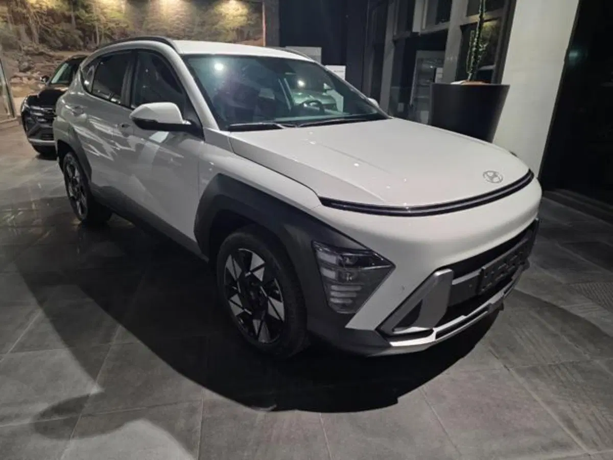 Hyundai Kona nuova a Pesaro-Urbino