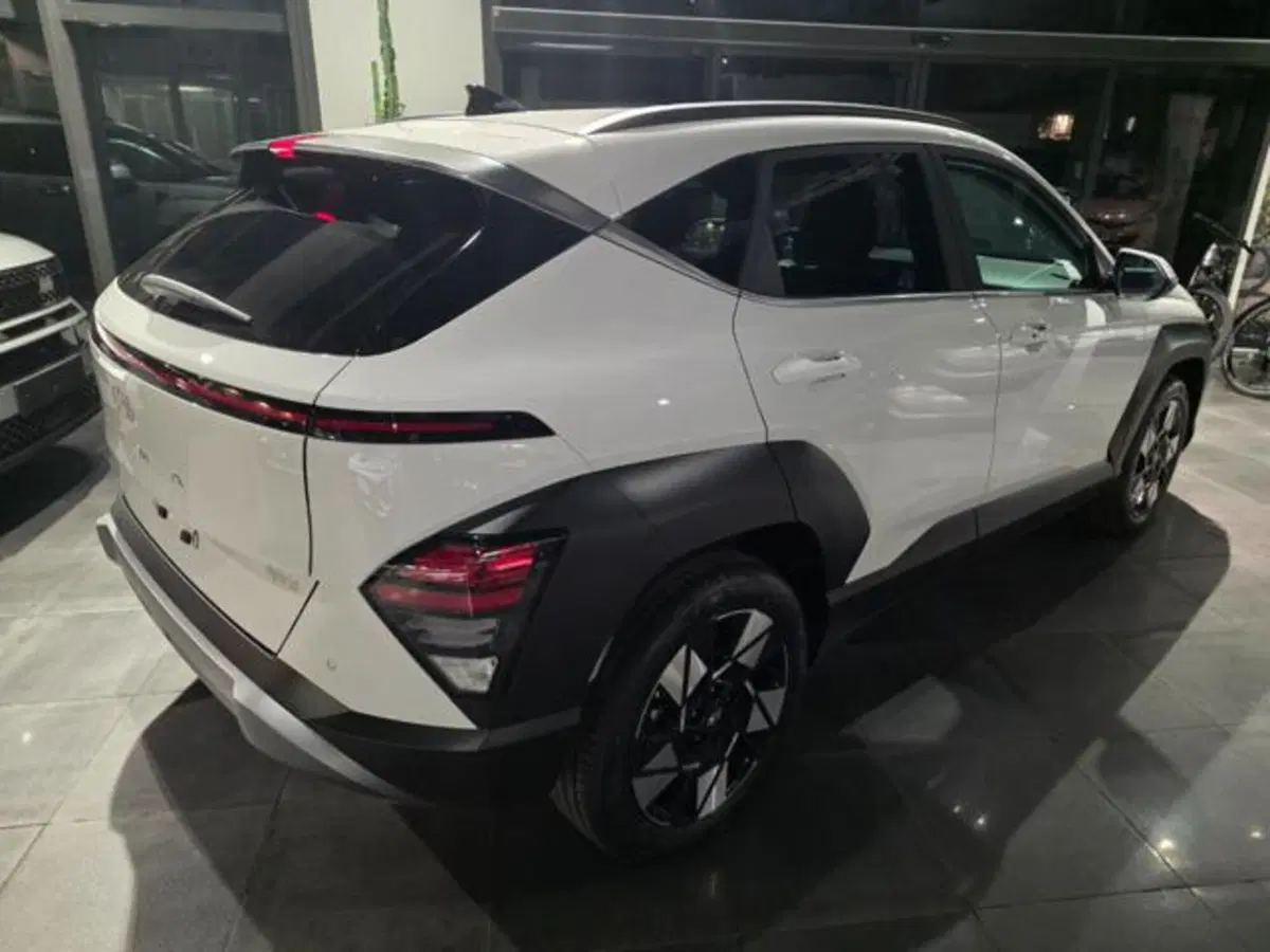 Hyundai Kona nuova a Pesaro-Urbino (2)